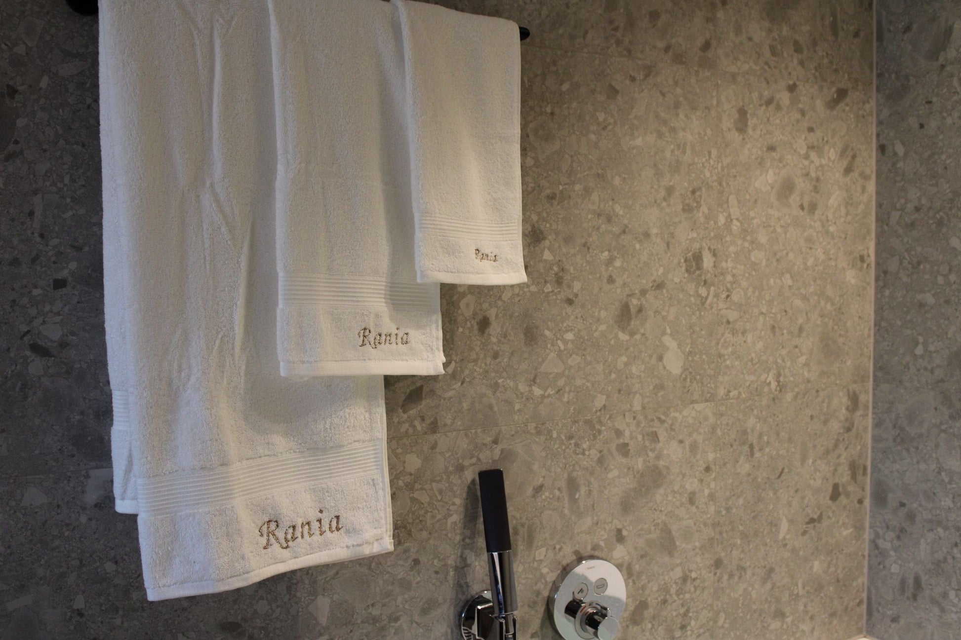 Geborduurde Handdoek - Wit - HADIYAA