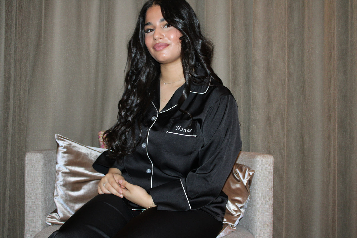 Gepersonaliseerde Satijnen Pyjama - Zwart - HADIYAA