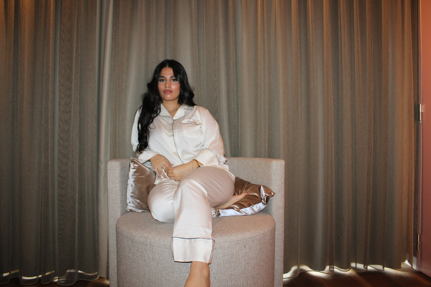 Gepersonaliseerde Satijnen Pyjama - Wit/Crème - HADIYAA