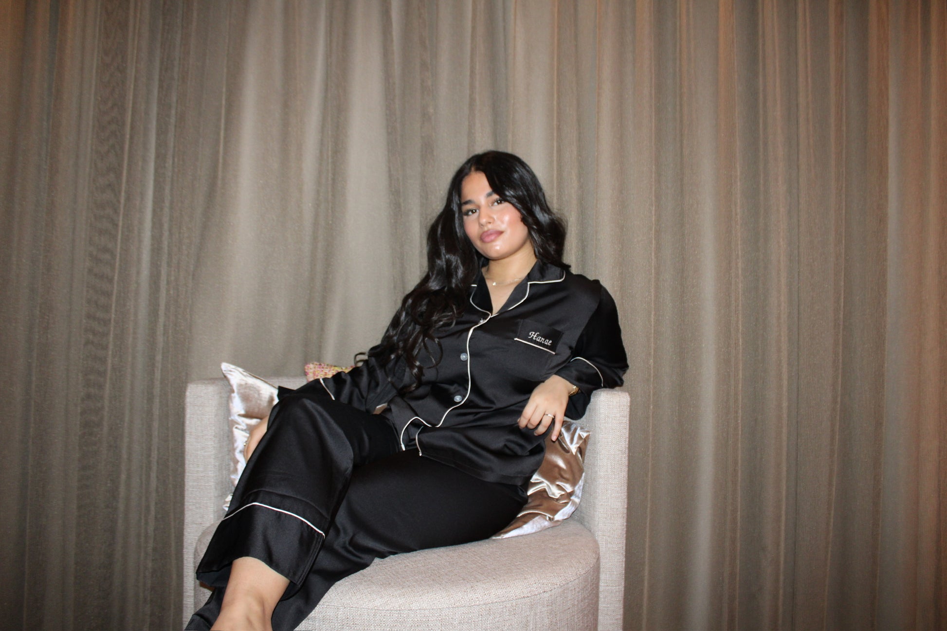 Gepersonaliseerde Satijnen Pyjama - Zwart - HADIYAA