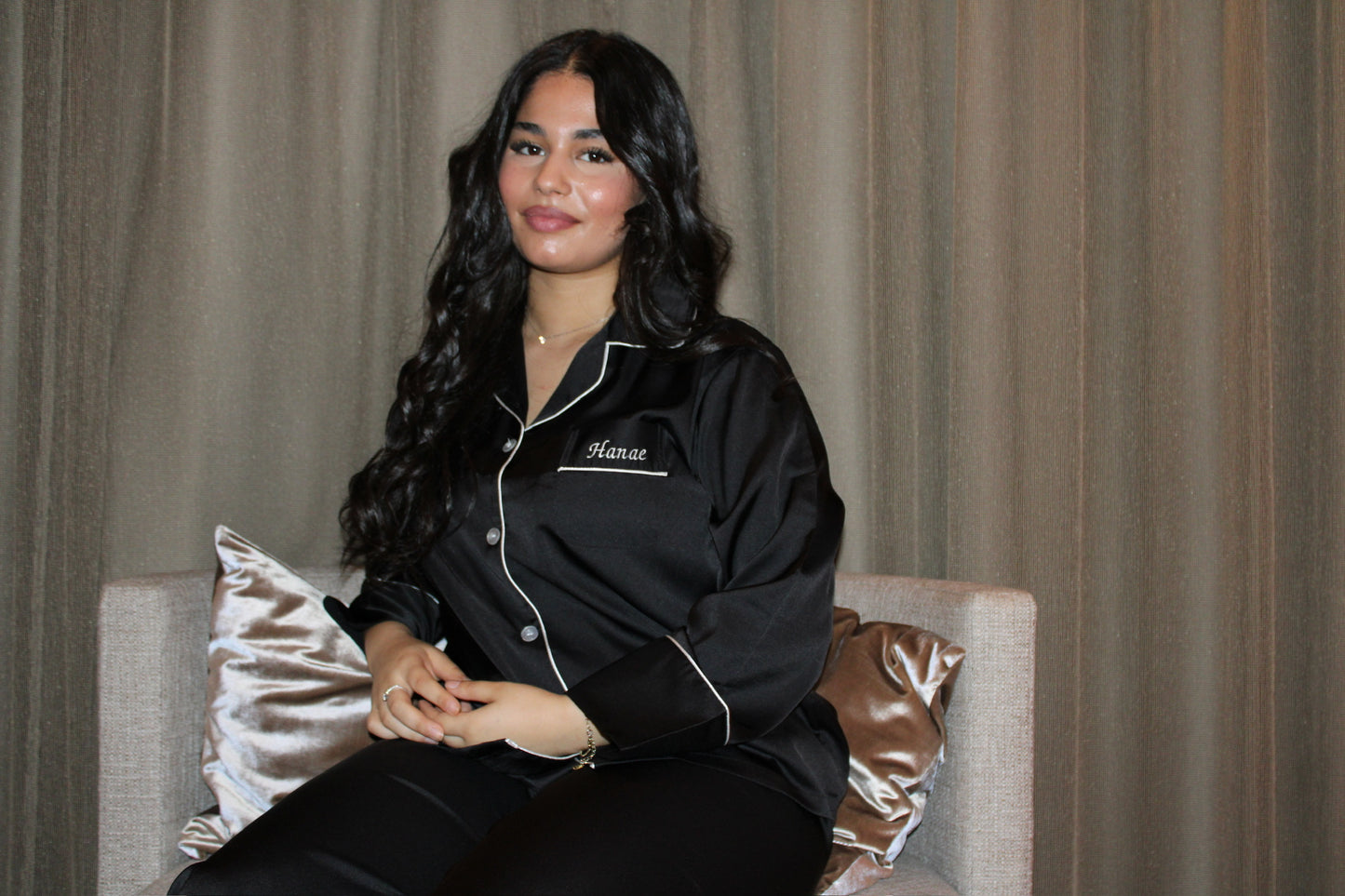 Gepersonaliseerde Satijnen Pyjama - Zwart - HADIYAA