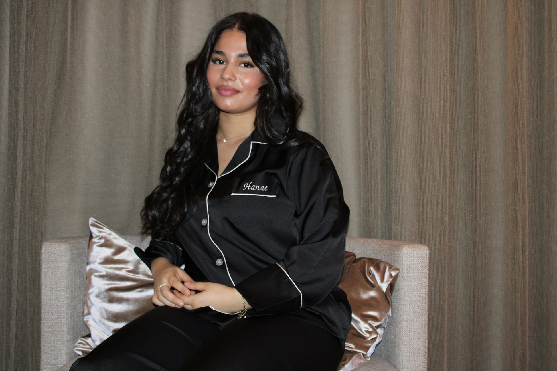 Gepersonaliseerde Satijnen Pyjama - Zwart - HADIYAA