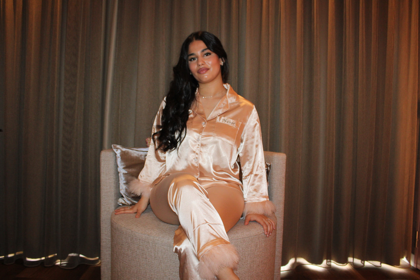 Satijnen Pyjama Met Veren - Champagne - HADIYAA