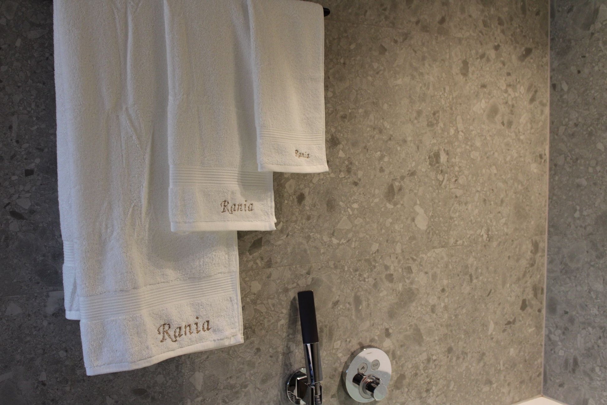 Geborduurde Handdoek - Wit - HADIYAA