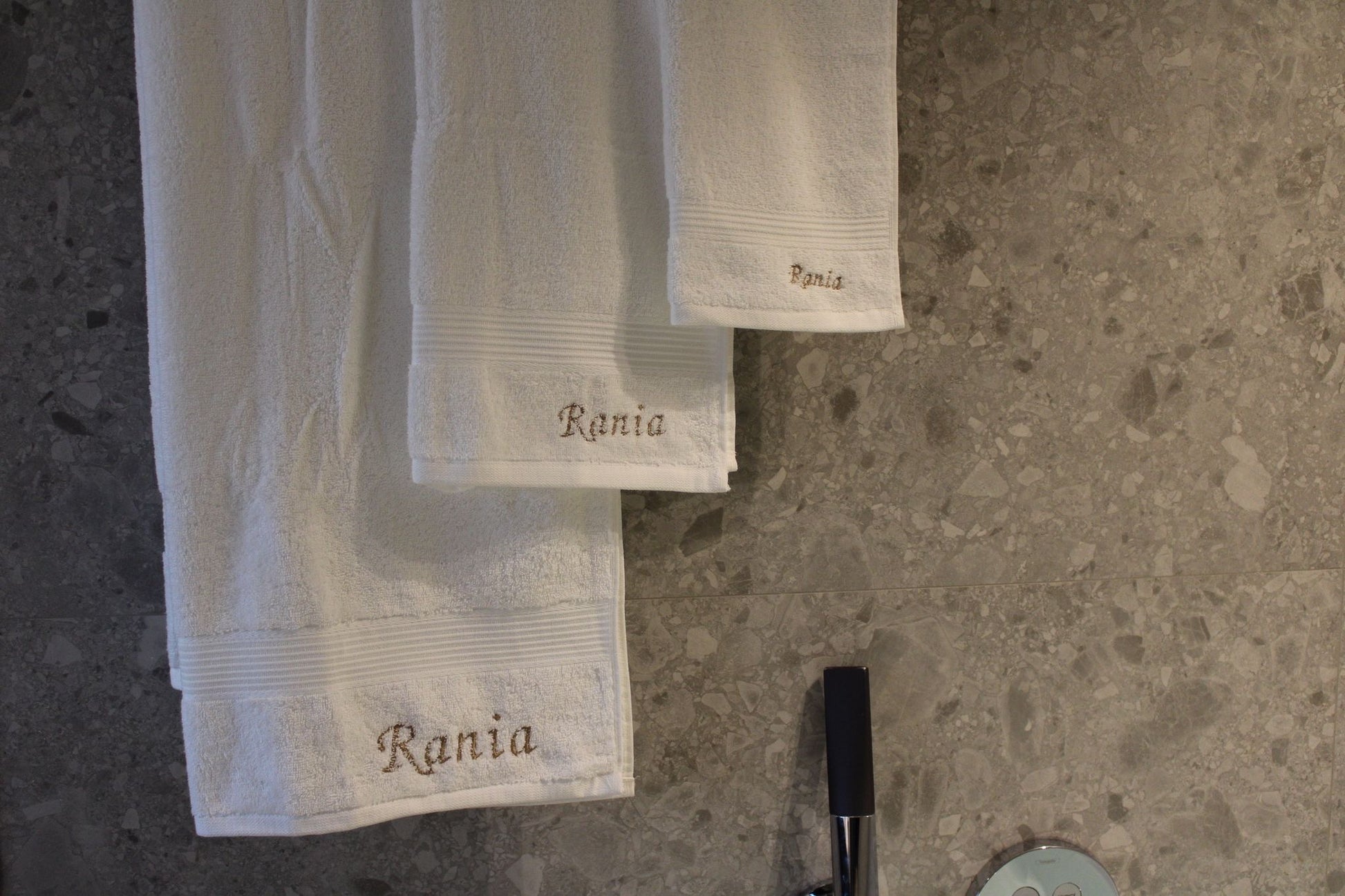 Geborduurde Handdoek - Wit - HADIYAA