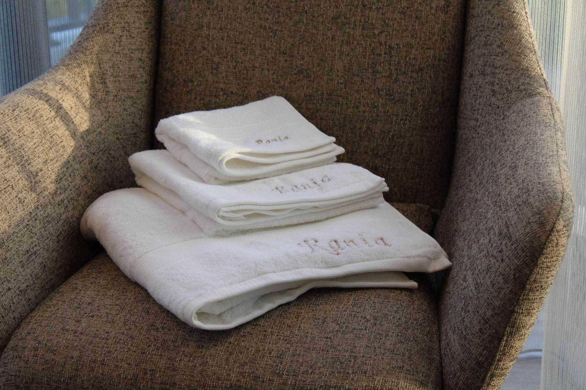 Geborduurde Handdoek - Wit - HADIYAA