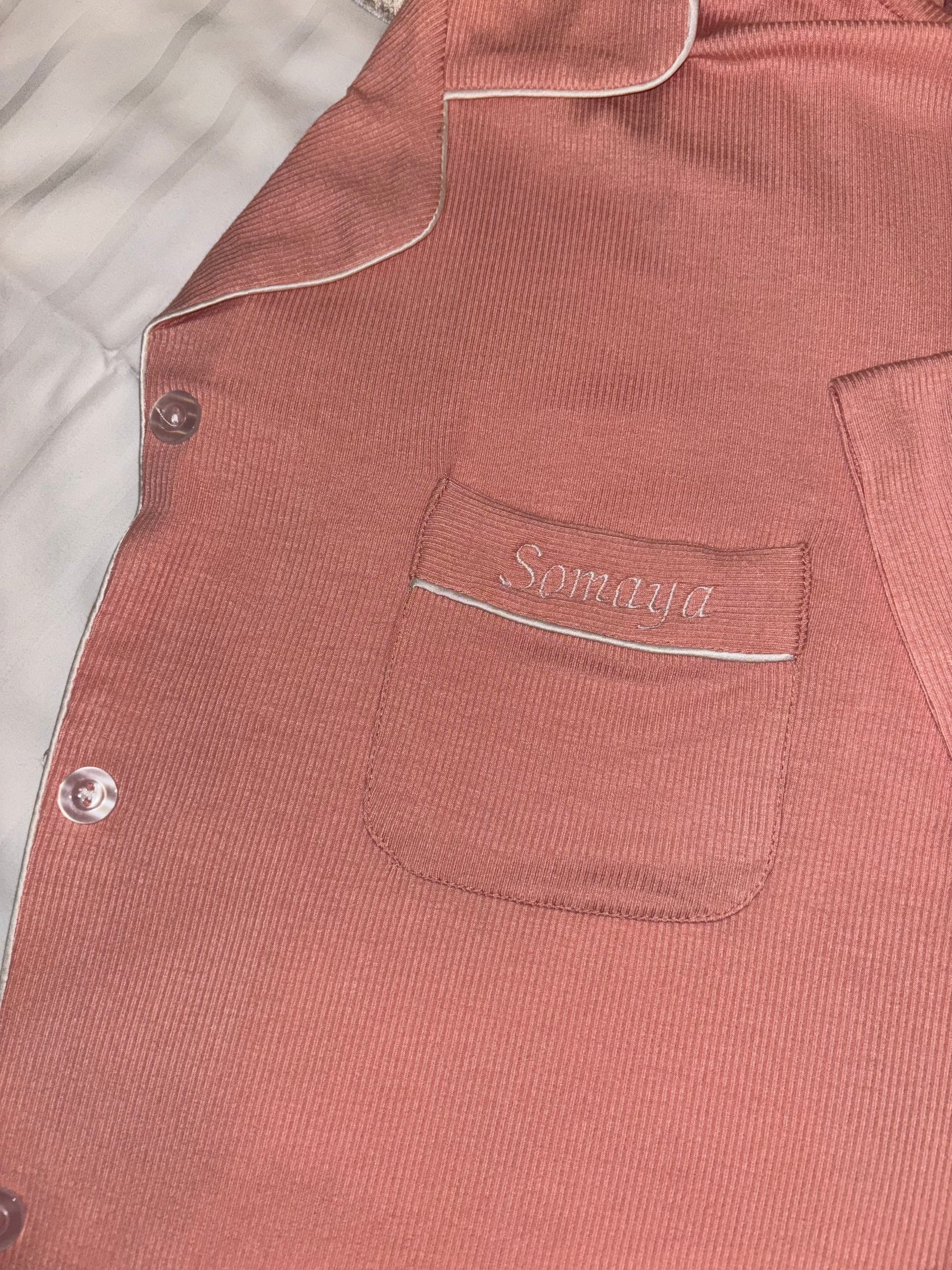 Gepersonaliseerde Luxe Zachte Modal Pyjama - Roos - HADIYAA