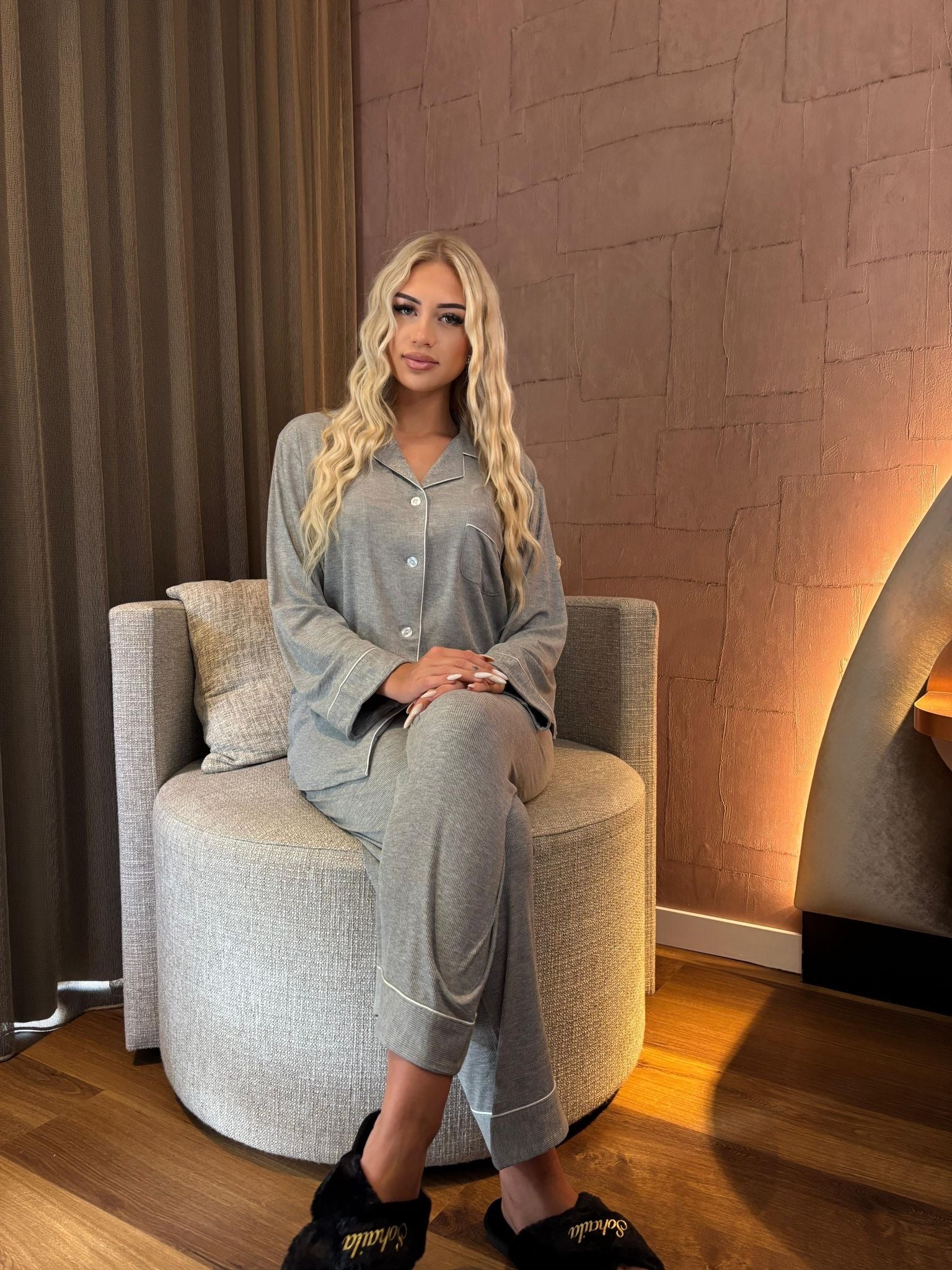 Gepersonaliseerde Luxe Zachte Modal Pyjama - Grijs - HADIYAA