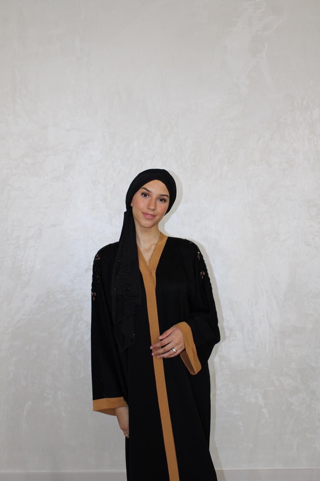 Abaya Nour Zwart/Beige