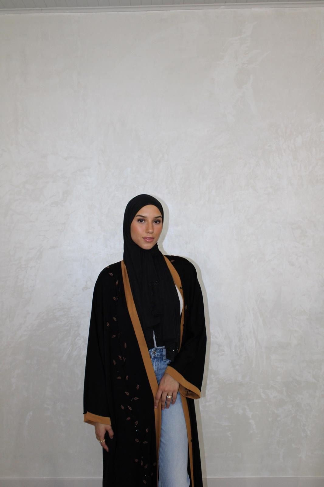 Abaya Iman Noir/Beige (Avec Boutons)