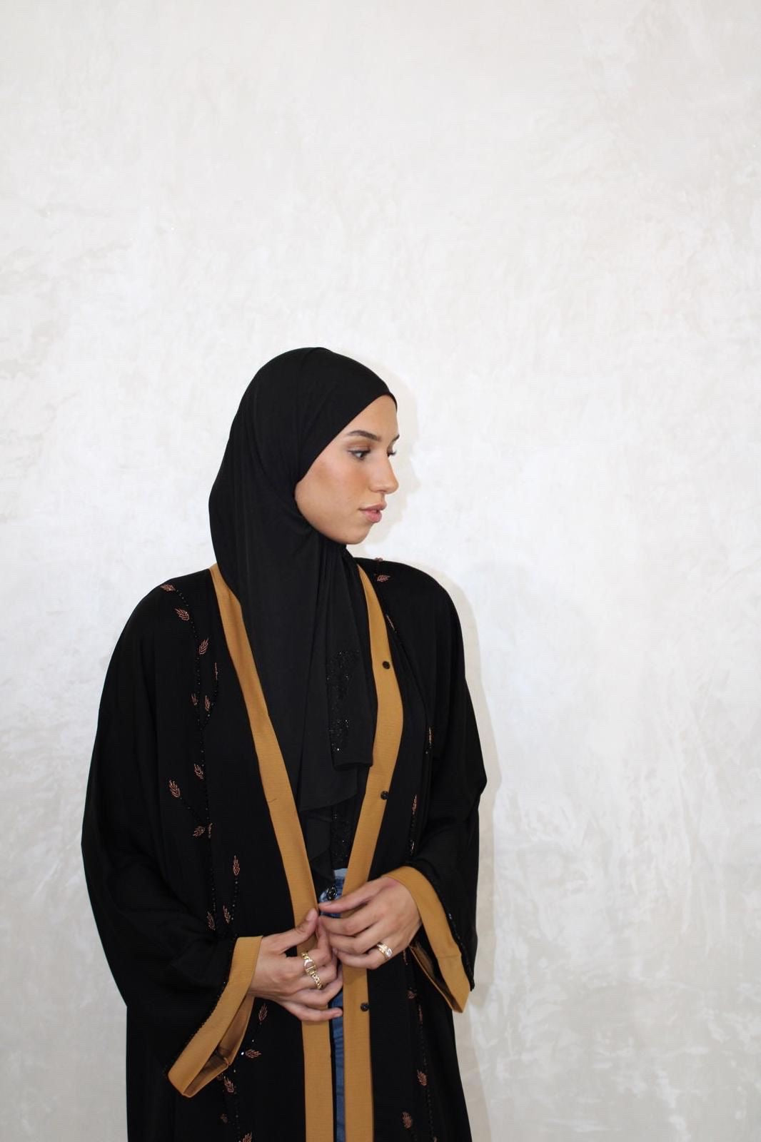 Abaya Iman Zwart/Beige (Met Knoopjes)